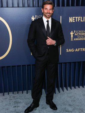 Louis Vuitton 'u giyen Bradley Cooper, 24 Şubat 2024' te ABD 'nin Kaliforniya eyaletinin Los Angeles kentinde düzenlenen Shrine Konser Salonu ve Fuar Salonu' nda düzenlenen 30.. 