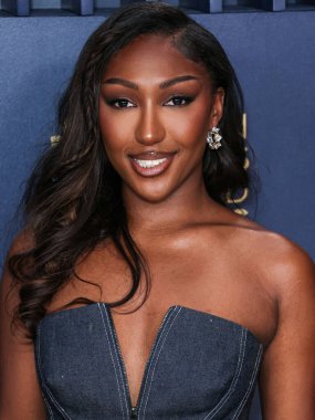 Isan Elba, Shrine Konser Salonu ve Fuar Salonu 'nda düzenlenen 30. Yıllık Sinema Oyuncuları Loncası Ödülleri' ne 24 Şubat 2024 'te Los Angeles, Kaliforniya, ABD' de ulaştı..