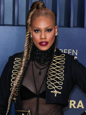Laverne Cox, Shrine Konser Salonu ve Fuar Salonu 'nda 24 Şubat 2024' te düzenlenen 30. Geleneksel Sinema Oyuncuları Loncası Ödülleri 'ne ulaştı.. 