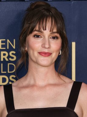 Leighton Meester, Pomellato takılı özel St. John mücevherlerini giyerek 24 Şubat 2024 'te ABD' nin Los Angeles, Kaliforniya eyaletindeki Shrine Oditoryum ve Fuar Salonu 'nda düzenlenen 30.. 