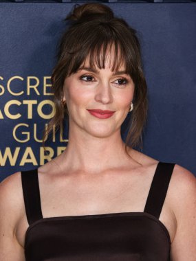 Leighton Meester, Pomellato takılı özel St. John mücevherlerini giyerek 24 Şubat 2024 'te ABD' nin Los Angeles, Kaliforniya eyaletindeki Shrine Oditoryum ve Fuar Salonu 'nda düzenlenen 30.. 