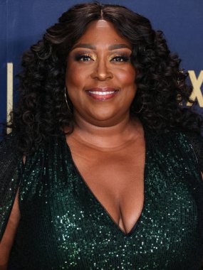 Loni Love, Shrine Auditorium ve Expo Hall 'da 24 Şubat 2024' te düzenlenen 30. Yıllık Sinema Oyuncuları Loncası Ödülleri 'ne ulaştı.. 