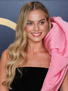 Schiaparelli FW20 Couture giyen Margot Robbie, 24 Şubat 2024 'te ABD' nin Kaliforniya eyaletinin Los Angeles kentinde düzenlenen Shrine Konser Salonu ve Fuar Salonu 'nda düzenlenen 30..