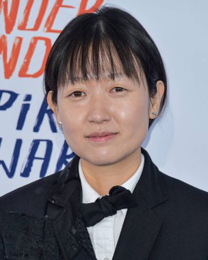 Thom Browne 'u giyen Celine Song, 25 Şubat 2024' te Santa Monica, Los Angeles, Kaliforniya 'da düzenlenen 2024 Yıllık Bağımsız Film Ruhu Ödülleri' ne (39..