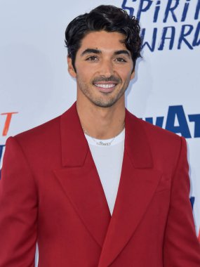 Alexander McQueen 'i giyen Taylor Zakhar Perez, 25 Şubat 2024' te Santa Monica, Los Angeles, Kaliforniya 'da düzenlenen 2024 Yıllık Bağımsız Film Ruhu Ödülleri' ne (39..