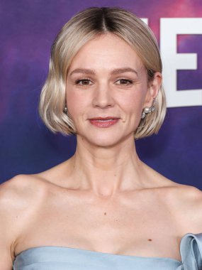 Valentino elbisesi ve Bulgari mücevheri giyen Carey Mulligan, 26 Şubat 2024 'te Hollywood' daki Mısırlı Tiyatrosu 'nda düzenlenen Netflix' in 'Spaceman' inin Los Angeles Özel Gösterimi 'ne geldi.. 