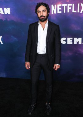 Kunal Nayyar, Los Angeles 'taki Netflix' in 26 Şubat 2024 'te Hollywood Mısırlı Tiyatrosu' nda düzenlenen 'Spaceman' adlı özel gösterimine geldi.. 