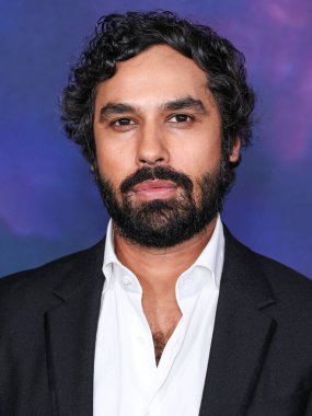 Kunal Nayyar, Los Angeles 'taki Netflix' in 26 Şubat 2024 'te Hollywood Mısırlı Tiyatrosu' nda düzenlenen 'Spaceman' adlı özel gösterimine geldi.. 