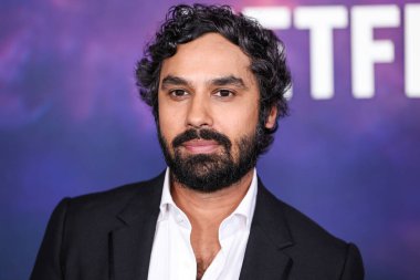 Kunal Nayyar, Los Angeles 'taki Netflix' in 26 Şubat 2024 'te Hollywood Mısırlı Tiyatrosu' nda düzenlenen 'Spaceman' adlı özel gösterimine geldi.. 