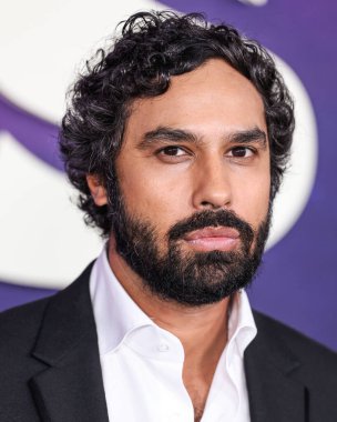 Kunal Nayyar, Los Angeles 'taki Netflix' in 26 Şubat 2024 'te Hollywood Mısırlı Tiyatrosu' nda düzenlenen 'Spaceman' adlı özel gösterimine geldi.. 