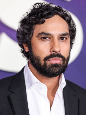 Kunal Nayyar, Los Angeles 'taki Netflix' in 26 Şubat 2024 'te Hollywood Mısırlı Tiyatrosu' nda düzenlenen 'Spaceman' adlı özel gösterimine geldi.. 