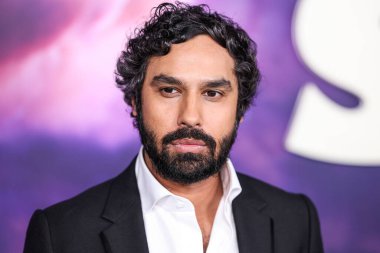 Kunal Nayyar, Los Angeles 'taki Netflix' in 26 Şubat 2024 'te Hollywood Mısırlı Tiyatrosu' nda düzenlenen 'Spaceman' adlı özel gösterimine geldi.. 