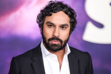 Kunal Nayyar, Los Angeles 'taki Netflix' in 26 Şubat 2024 'te Hollywood Mısırlı Tiyatrosu' nda düzenlenen 'Spaceman' adlı özel gösterimine geldi.. 