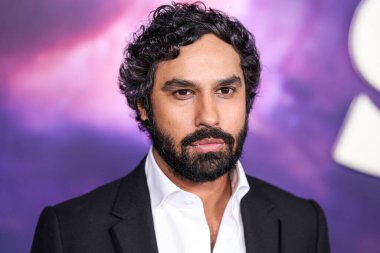Kunal Nayyar, Los Angeles 'taki Netflix' in 26 Şubat 2024 'te Hollywood Mısırlı Tiyatrosu' nda düzenlenen 'Spaceman' adlı özel gösterimine geldi.. 