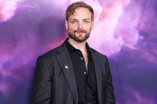 Ярослав Калфар прибывает на специальный показ фильма Netflix "Космонавт" в Египетском театре Голливуда 26 февраля 2024 года в Голливуде, Лос-Анджелес, Калифорния, США.