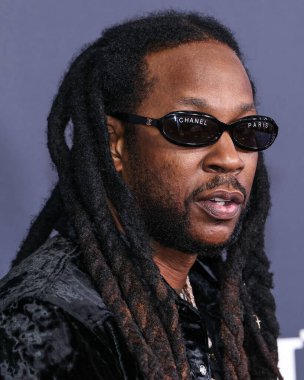2 Chainz, Los Angeles 'taki STARZ' ın 'BMF' (Siyah Mafya Ailesi) galasına 29 Şubat 2024 'te Hollywood Atletizm Kulübü' nde düzenlenen 3..