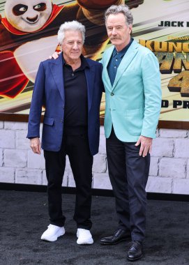 Dustin Hoffman ve Bryan Cranston, 3 Mart 2024 'te Los Angeles, Kaliforniya, ABD' de bulunan AMC 'de düzenlenen DreamWorks Animasyon ve Universal Pictures' Kung Fu Panda 4 'ün dünya prömiyerine geldiler.. 