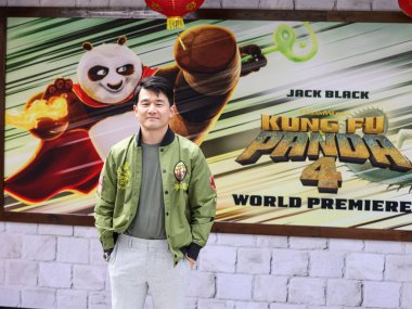 Ronny Chieng, 3 Mart 2024 'te Amerika Birleşik Devletleri' nin Kaliforniya eyaletinin Los Angeles şehrinde düzenlenen AMC 'deki Dreamworks Animasyon ve Universal Pictures' Kung Fu Panda 4 'ün dünya prömiyerine geldi.. 