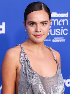 Bailee Madison, 6 Mart 2024 'te Inglewood, Los Angeles, Kaliforniya, ABD' deki SoFi Stadyumu 'ndaki YouTube Tiyatrosu' nda düzenlenen 2024 Billboard Women in Music 'e geldi..