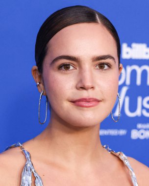 Bailee Madison, 6 Mart 2024 'te Inglewood, Los Angeles, Kaliforniya, ABD' deki SoFi Stadyumu 'ndaki YouTube Tiyatrosu' nda düzenlenen 2024 Billboard Women in Music 'e geldi..