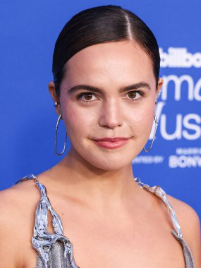 Bailee Madison, 6 Mart 2024 'te Inglewood, Los Angeles, Kaliforniya, ABD' deki SoFi Stadyumu 'ndaki YouTube Tiyatrosu' nda düzenlenen 2024 Billboard Women in Music 'e geldi..