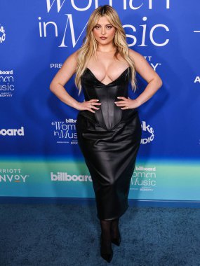 Bebe Rexha, 6 Mart 2024 'te Inglewood, Los Angeles, Kaliforniya, ABD' deki SoFi Stadyumu 'ndaki YouTube Tiyatrosu' nda düzenlenen 2024 Billboard Women in Music 'e geldi..