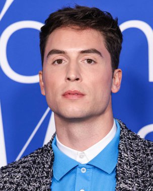 Benito Skinner, 6 Mart 2024 'te Inglewood, Los Angeles, Kaliforniya, ABD' deki SoFi Stadyumu 'ndaki YouTube Tiyatrosu' nda düzenlenen 2024 Billboard Women in Music 'e ulaştı..