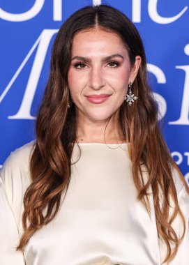 Dana Droppo, 6 Mart 2024 'te Inglewood, Los Angeles, Kaliforniya, ABD' deki SoFi Stadyumu 'ndaki YouTube Tiyatrosu' nda düzenlenen 2024 Billboard Women in Music 'e ulaştı..