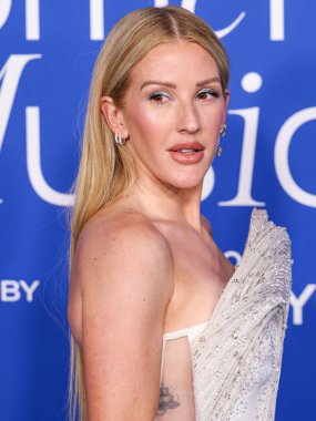 Gaurav Gupta giyen Ellie Goulding, 6 Mart 2024 'te Inglewood, Los Angeles, Kaliforniya, ABD' deki SoFi Stadyumu 'ndaki YouTube Tiyatrosu' nda düzenlenen 2024 Billboard Women in Music 'e geldi..