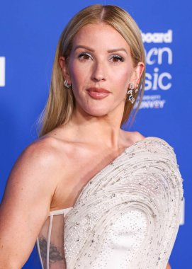 Gaurav Gupta giyen Ellie Goulding, 6 Mart 2024 'te Inglewood, Los Angeles, Kaliforniya, ABD' deki SoFi Stadyumu 'ndaki YouTube Tiyatrosu' nda düzenlenen 2024 Billboard Women in Music 'e geldi..