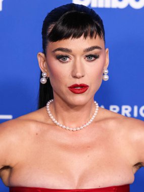 Katy Perry, 6 Mart 2024 tarihinde Inglewood, Los Angeles, Kaliforniya, ABD 'deki SoFi Stadyumu' ndaki YouTube Tiyatrosu 'nda düzenlenen 2024 Billboard Women in Music' e ulaştı..