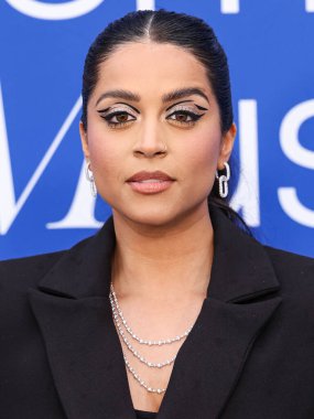Lilly Singh, 6 Mart 2024 'te Inglewood, Los Angeles, Kaliforniya, ABD' deki SoFi Stadyumu 'ndaki YouTube Tiyatrosu' nda düzenlenen 2024 Billboard Women in Music 'e ulaştı..