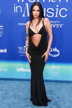 Maggie Lindemann, 6 Mart 2024 'te Inglewood, Los Angeles, Kaliforniya, ABD' deki SoFi Stadyumu 'ndaki YouTube Tiyatrosu' nda düzenlenen 2024 Billboard Women in Music 'e geldi..
