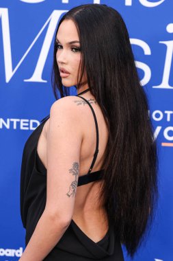 Maggie Lindemann, 6 Mart 2024 'te Inglewood, Los Angeles, Kaliforniya, ABD' deki SoFi Stadyumu 'ndaki YouTube Tiyatrosu' nda düzenlenen 2024 Billboard Women in Music 'e geldi..