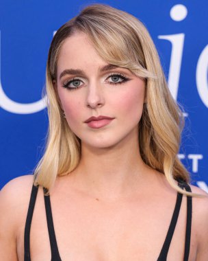 David Koma SS24 RTW giyen Mckenna Grace, 6 Mart 2024 'te Inglewood, Los Angeles, Kaliforniya, ABD' deki SoFi Stadyumu 'ndaki YouTube Tiyatrosu' nda düzenlenen 2024 Billboard Women in Music 'e ulaştı..