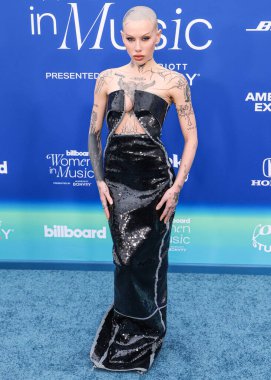 Siiickbrain, 6 Mart 2024 'te Inglewood, Los Angeles, Kaliforniya, ABD' deki SoFi Stadyumu 'ndaki YouTube Tiyatrosu' nda düzenlenen 2024 Billboard Women in Music 'e geldi..