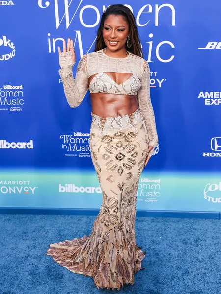 Dodone Avdiu 'yu giyen Victoria Monet, 6 Mart 2024' te Inglewood, Los Angeles, Kaliforniya, ABD 'deki SoFi Stadyumu' ndaki YouTube Tiyatrosu 'nda düzenlenen 2024 Billboard Women in Music' e ulaştı..