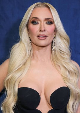 Erika Jayne, 10 Mart 2024 tarihinde Spago Beverly Hills 'de düzenlenen Rob Lowe' un ev sahipliğini yaptığı Oscar İzleme Partisi 2024 tarihli DIRECTV Yayınları 'na ulaştı.. 