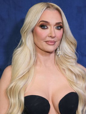 Erika Jayne, 10 Mart 2024 tarihinde Spago Beverly Hills 'de düzenlenen Rob Lowe' un ev sahipliğini yaptığı Oscar İzleme Partisi 2024 tarihli DIRECTV Yayınları 'na ulaştı.. 