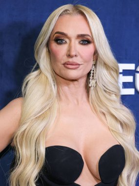 Erika Jayne, 10 Mart 2024 tarihinde Spago Beverly Hills 'de düzenlenen Rob Lowe' un ev sahipliğini yaptığı Oscar İzleme Partisi 2024 tarihli DIRECTV Yayınları 'na ulaştı.. 