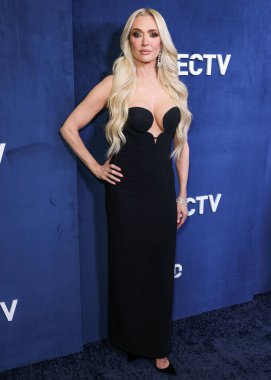 Erika Jayne, 10 Mart 2024 tarihinde Spago Beverly Hills 'de düzenlenen Rob Lowe' un ev sahipliğini yaptığı Oscar İzleme Partisi 2024 tarihli DIRECTV Yayınları 'na ulaştı.. 