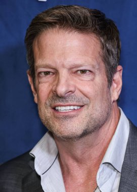 John Janssen, 10 Mart 2024 tarihinde Spago Beverly Hills, Beverly Hills, Los Angeles, Kaliforniya, ABD 'de düzenlenen ve Rob Lowe' un ev sahipliğini yaptığı DIRECTV Streaming With The Stars Oscar Viewing Party 2024 'e geldi.. 