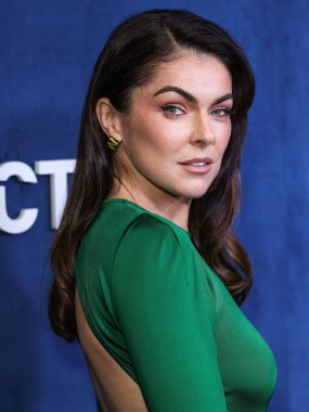 Serinda Swan, 10 Mart 2024 tarihinde Spago Beverly Hills 'de düzenlenen Rob Lowe' un ev sahipliğini yaptığı Oscar İzleme Partisi 2024 tarihli DIRECTV Streaming with The Stars 'e ulaştı.. 