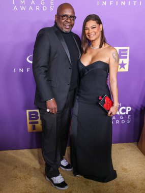 Bobby Brown ve eşi Alicia Etheredge, 16 Mart 2024 'te ABD' nin Kaliforniya eyaletinin Los Angeles kentinde bulunan Shrine Oditoryumu ve Fuar Salonu 'nda düzenlenen 55..