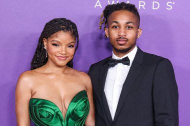 Halle Bailey ve erkek arkadaşı DDDG (Darryl Dwayne Granberry Jr.), 16 Mart 2024 'te ABD' nin Kaliforniya eyaletinin Los Angeles kentinde bulunan Shrine Auditorium ve Expo Hall 'da düzenlenen 55..