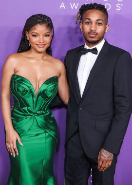 Halle Bailey ve erkek arkadaşı DDDG (Darryl Dwayne Granberry Jr.), 16 Mart 2024 'te ABD' nin Kaliforniya eyaletinin Los Angeles kentinde bulunan Shrine Auditorium ve Expo Hall 'da düzenlenen 55..