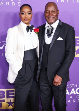 Keke Palmer ve babası Larry Palmer, 16 Mart 2024 'te ABD' nin Kaliforniya eyaletinin Los Angeles kentindeki Shrine Auditorium ve Expo Hall 'da düzenlenen 55..