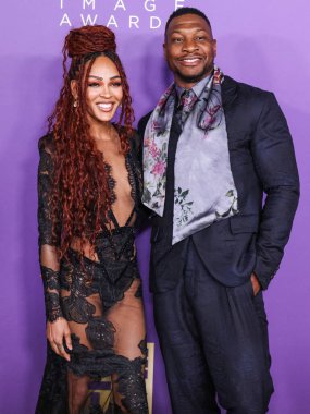 Meagan Good ve erkek arkadaşı Jonathan Majors, 16 Mart 2024 'te ABD' nin Kaliforniya eyaletinin Los Angeles kentindeki Shrine Auditorium ve Expo Hall 'da düzenlenen 55.. 
