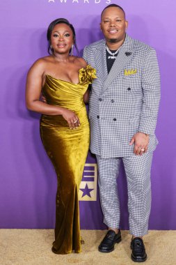 Naturi Naughton ve kocası Two Lewis, 16 Mart 2024 'te ABD' nin Kaliforniya eyaletinin Los Angeles kentinde bulunan Shrine Auditorium ve Expo Hall 'da düzenlenen 55..