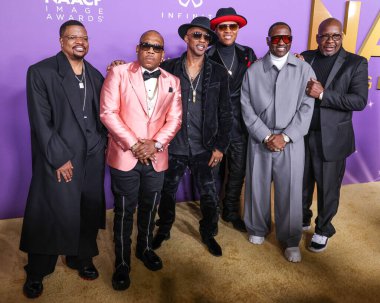 Ricky Bell, Michael Bivins, Ralph Tresvant, Ronnie DeVoe, Johnny Gill ve Bobby Brown, 16 Mart 2024 'te Los Angeles, Kaliforniya, ABD' deki Shrine Auditorium ve Expo Hall 'da düzenlenen 55..